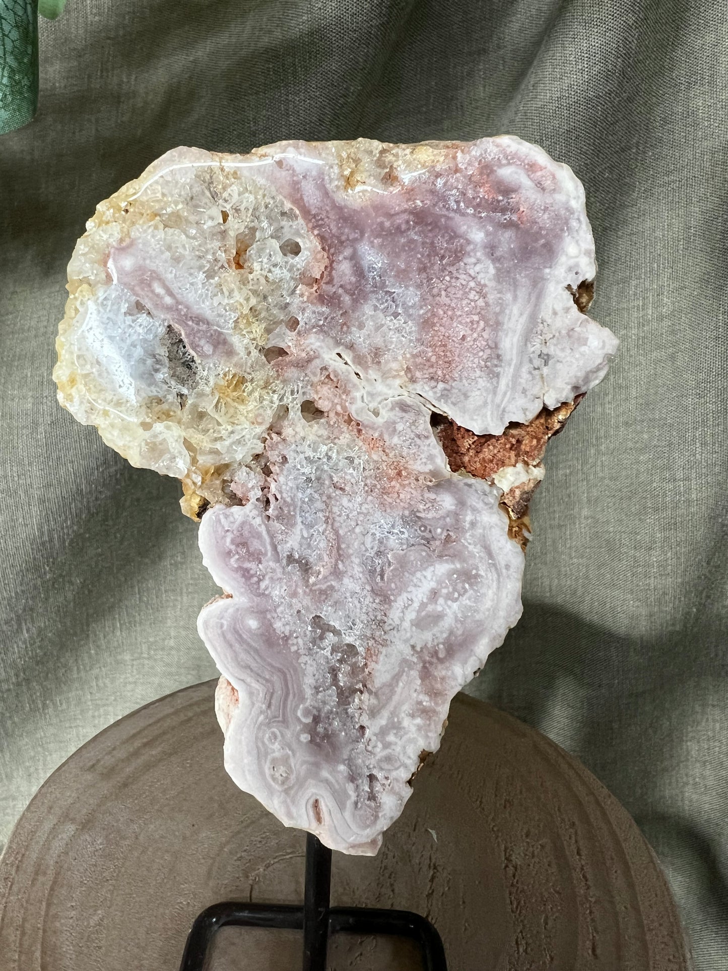 Roze amethist slab op pin