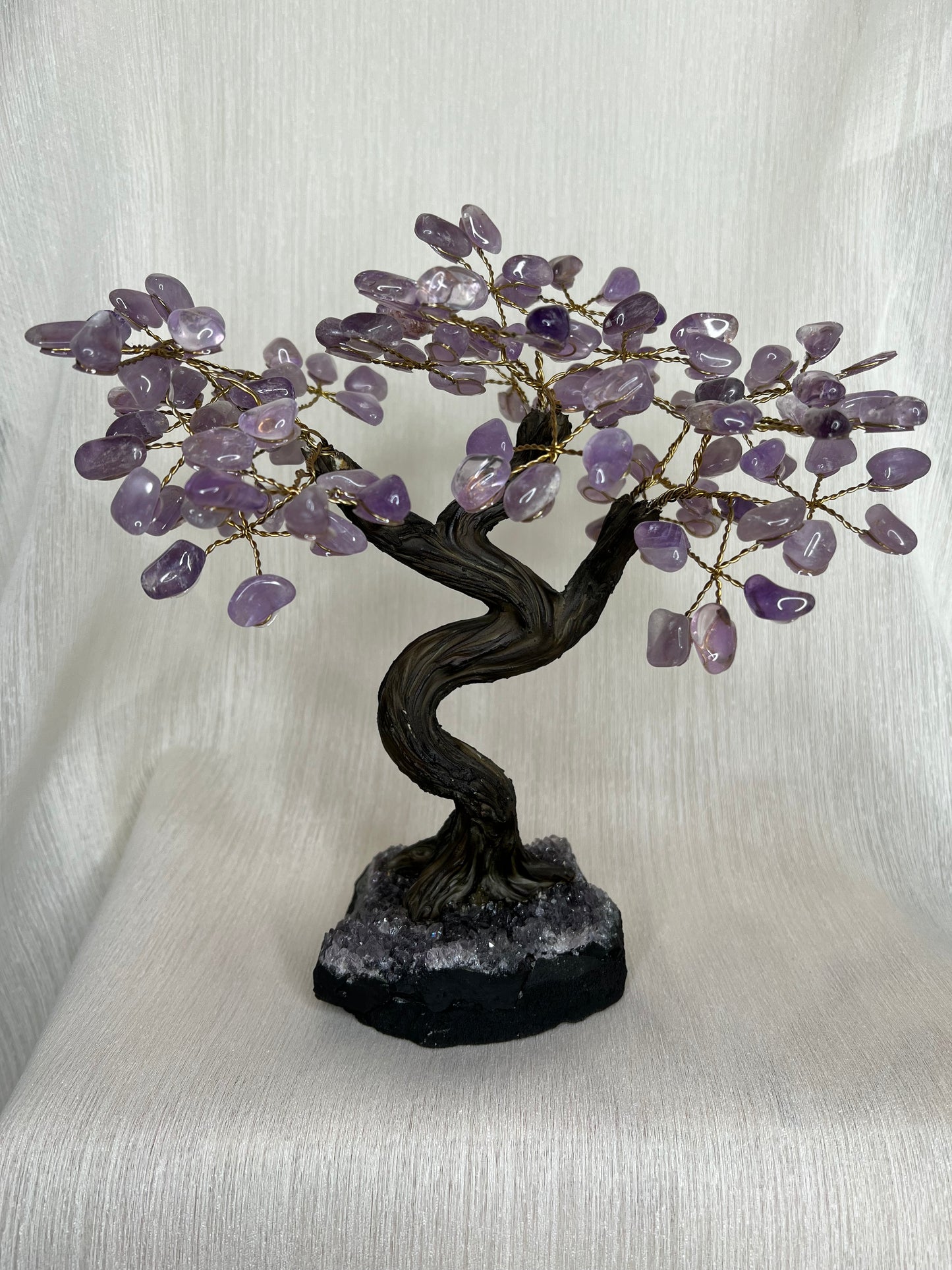 Paarse amethist edelsteenboom