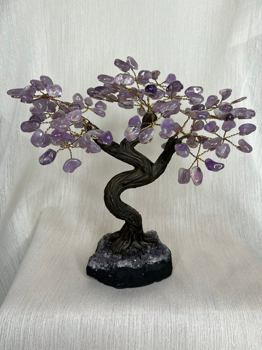Paarse amethist edelsteenboom