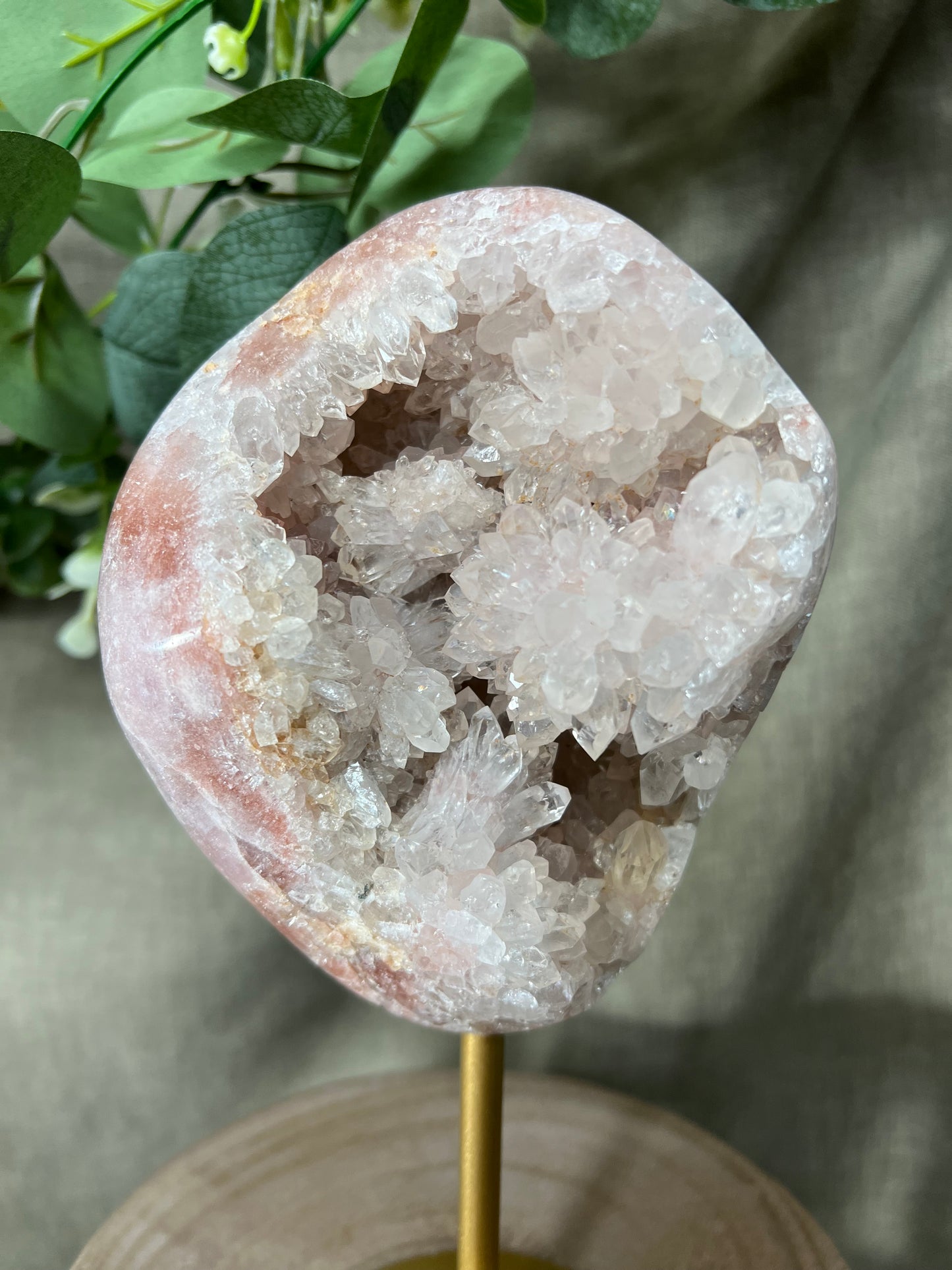 Roze amethist freeform op pin